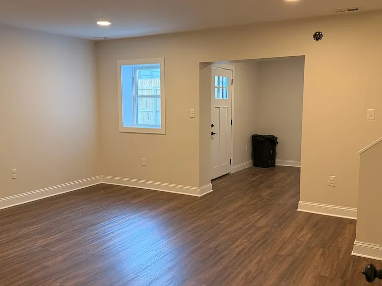 821B W Warren St — Photo 3