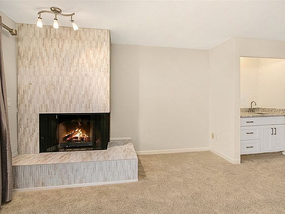 4th image of 13605 NE 8th St #101