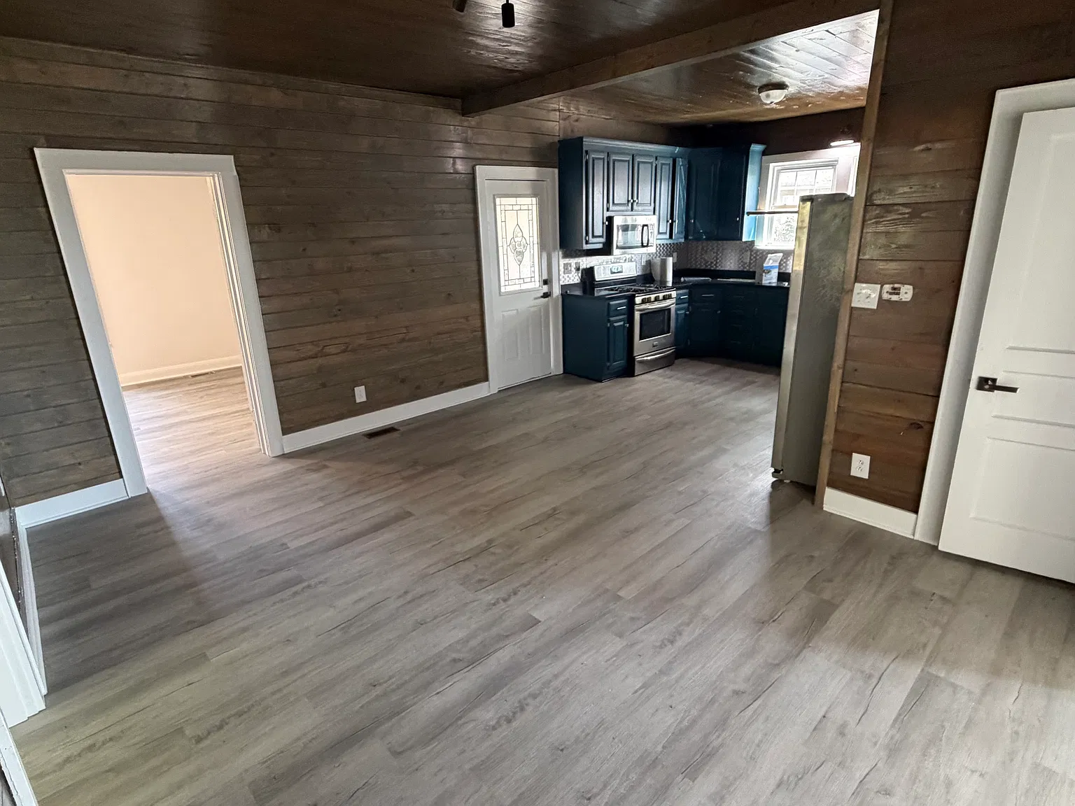 3 bed, 1806 sqft, $2,350 — Photo 3
