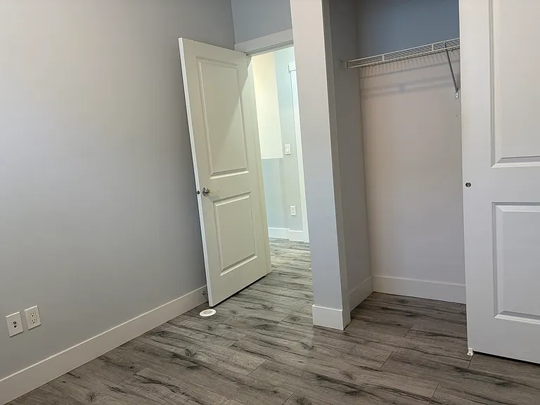 1025 Stockwell Ave #3 — Photo 3