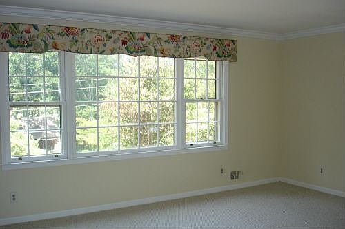 Large Family Room w/Lots of Windows