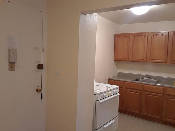 4th image of 9135 193rd St APT 4A