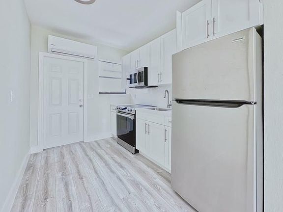 5th image of 1010 Opa Locka Blvd APT 2