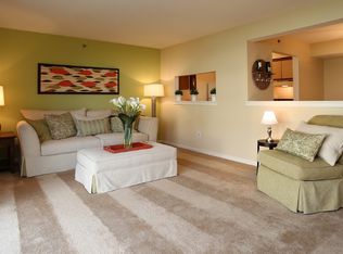 813 Valley Stream Dr, Newark, DE 19702