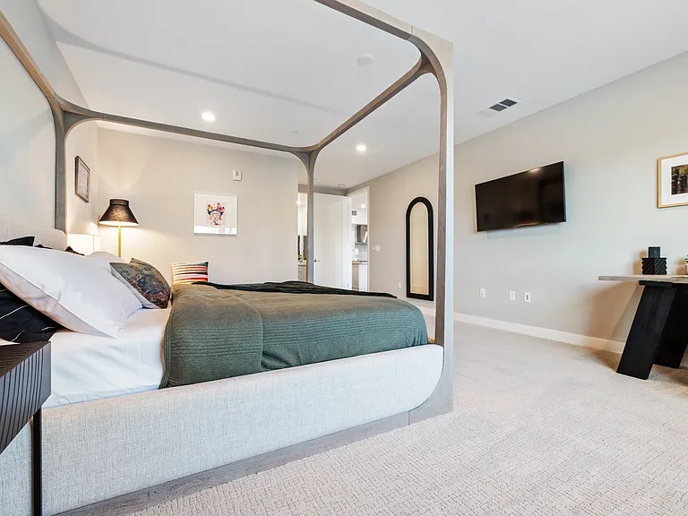 4303 Rivington — Photo 17