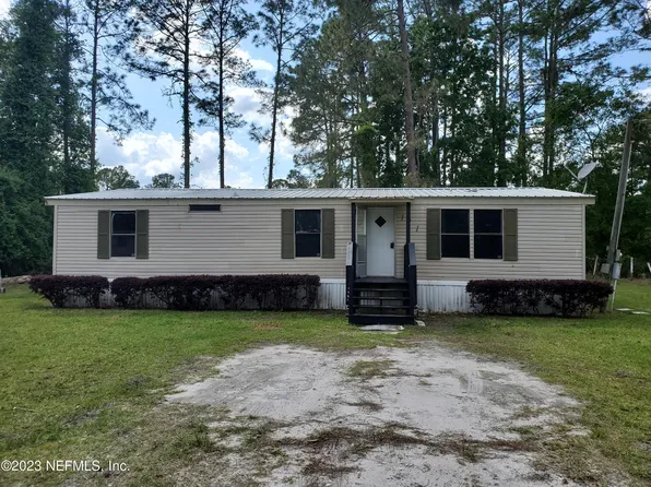 121 CRIS Drive, Crescent City, FL 32112