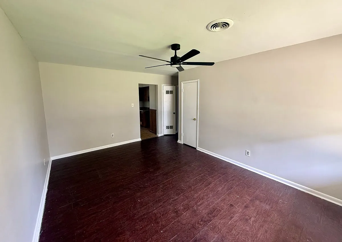 Building Photo - 2017 Fairfield Dr