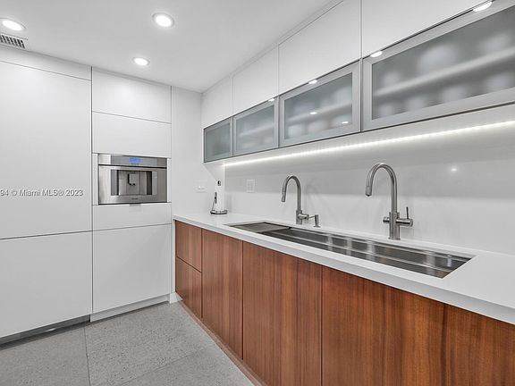5th image of 3104 Shipping Ave #D