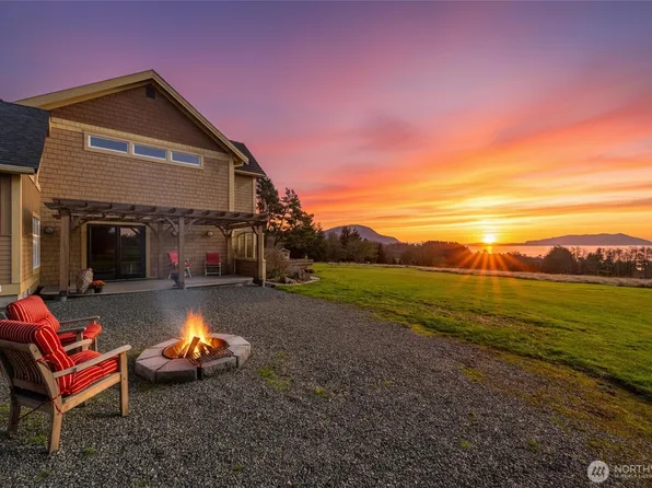 4065 Sunny Hill Lane, Lummi Island, WA 98262