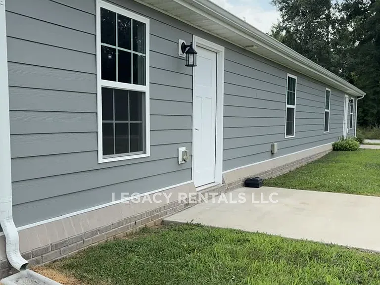 240 Longwood Ln #1 — Photo 13