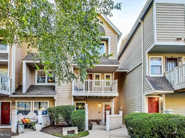 5701 Chapman Mill Dr APT 350, Rockville, MD 20852