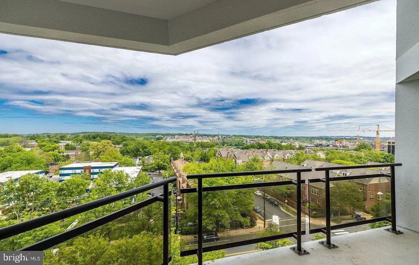 3 bed, 2044 sqft, $6,900 — Photo 4