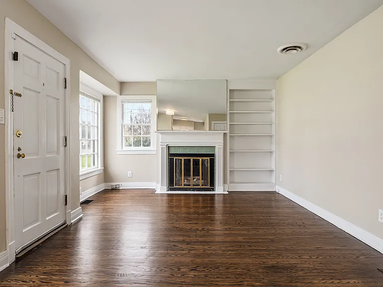 3934 Kennison Ave — Photo 6