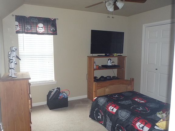 5th image of 119 Meadow Glen Dr