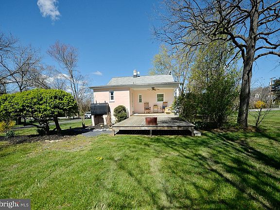 3rd image of 22282 Saint Louis Rd