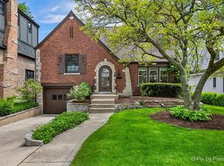 521 S Madison Ave, La Grange, IL 60525