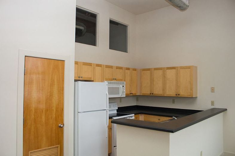 1st image of 1414 W Marshall St #141
