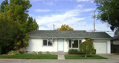 1st image of 909 Holly Dr