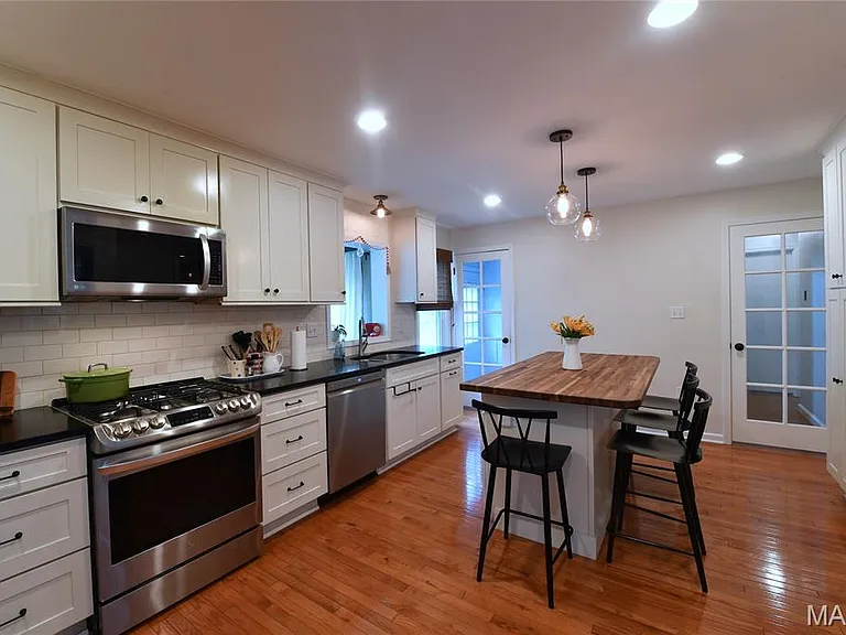 342 Greenleaf Dr — Photo 4