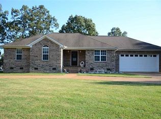 975 Pine Lake Rd, Lexington, TN 38351