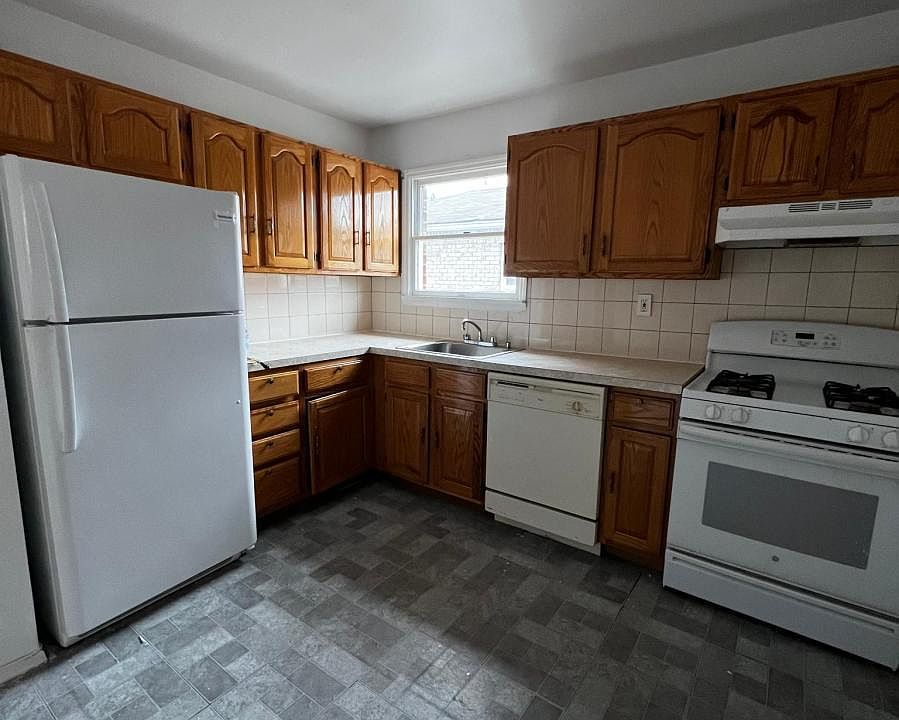 1st image of 322 Huntington Ave