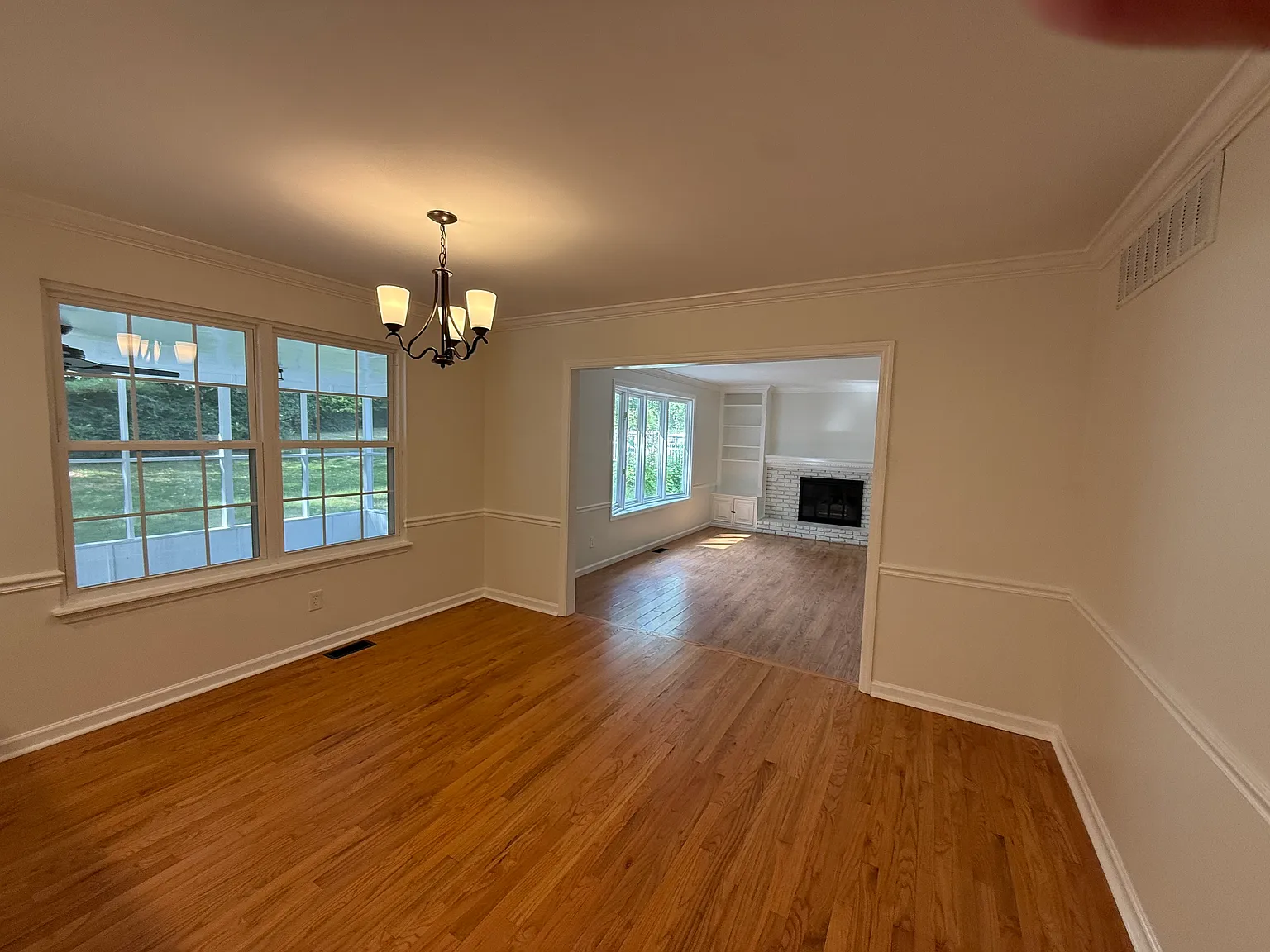 4 bed, 2296 sqft, $2,950 — Photo 4