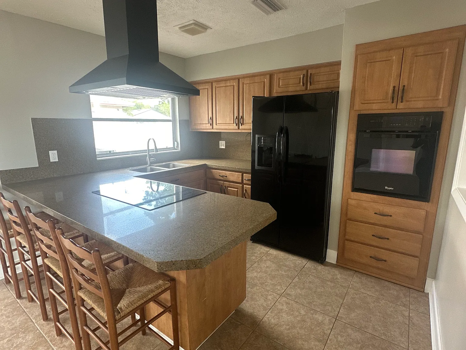 3 bed, 1600 sqft, $2,100 — Photo 3