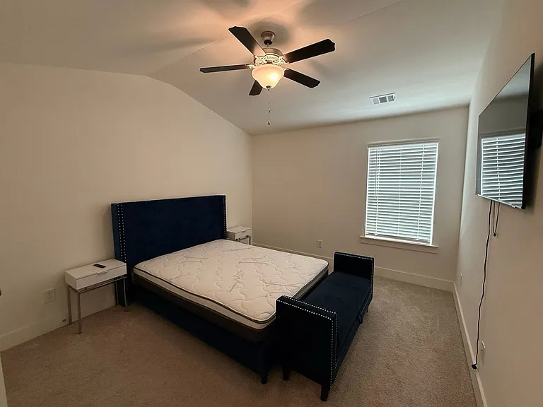 5318 Radford Loop — Photo 12