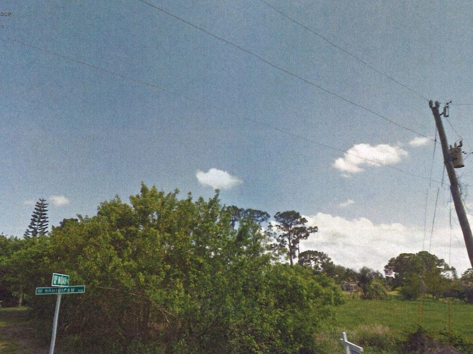 2nd image of 186 NE Dominican Terr