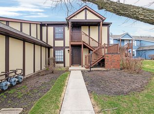 379 Sandhurst Cir APT 1, Glen Ellyn, IL 60137