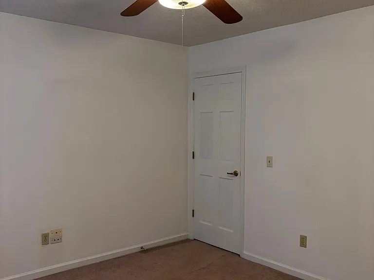 1460 Crowndale Dr — Photo 35
