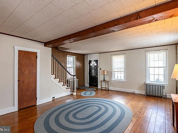 3rd image of 40 W Wyomissing Ave