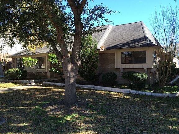 2nd image of 14835 Charlmont Dr