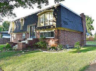 4712 Tonga Dr, Saint Louis, MO 63128