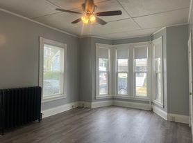 33 Cherry St
