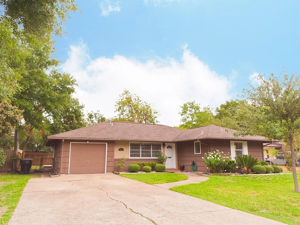 3 bed, 2.0 bath, 1475 sqft, $2,450 — Photo 2
