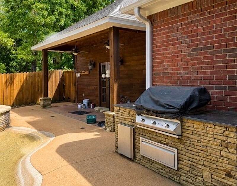 2nd image of 1214 Jasmine Ln