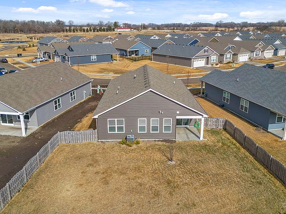 4th image of 927 Plateau Dr