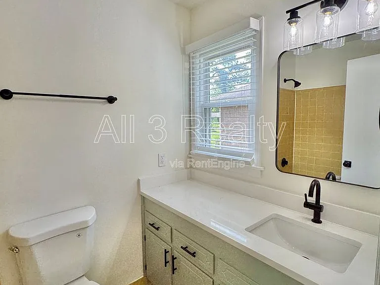 713 Dubuque Dr — Photo 33