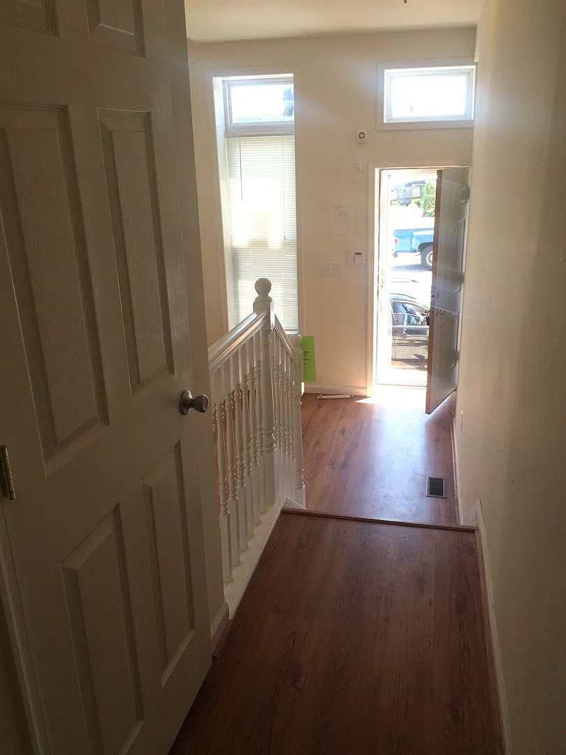 Amazing 3 Floor Row Home — Photo 2