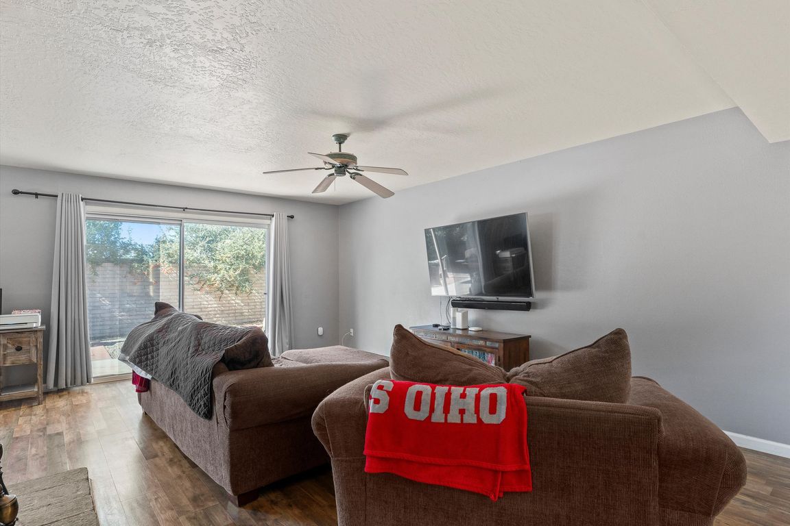 next background image