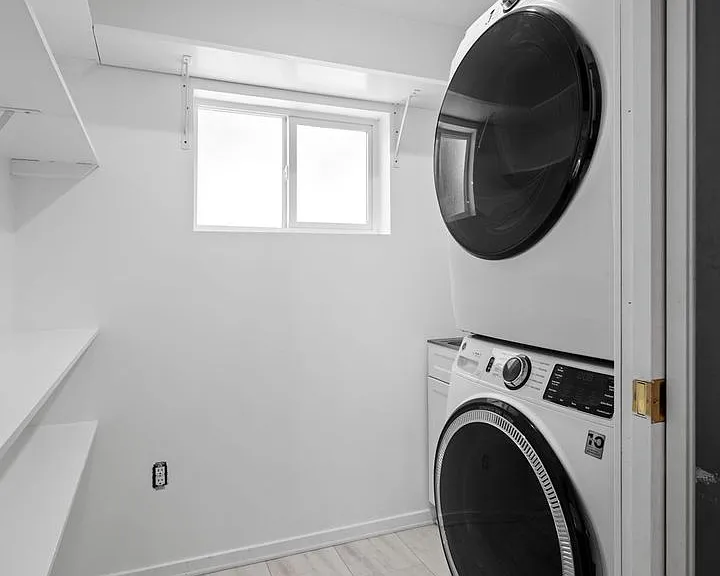1028 W Chelan Ave — Photo 14