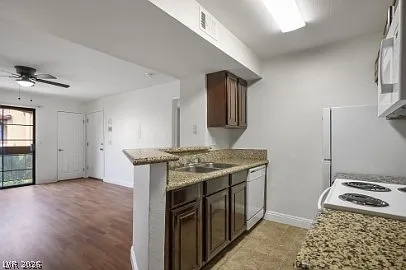 5170 S Jones Blvd #206 — Photo 7