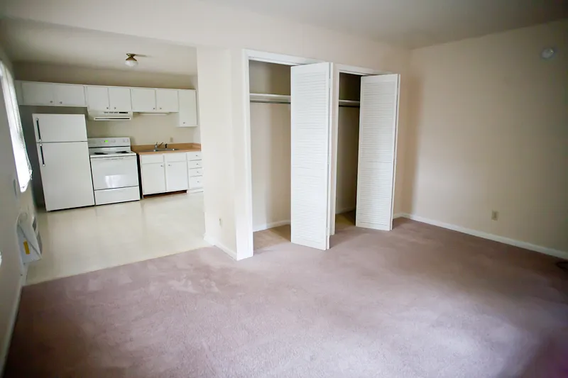 Live near UNC in a spacious upstairs studio, Water included — Photo 3