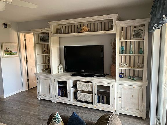 5th image of 466 Bouchelle Dr APT 102