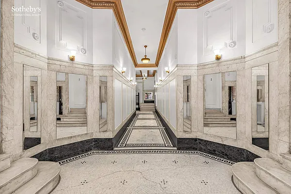 Sold by Sotheby's International Realty | media 6