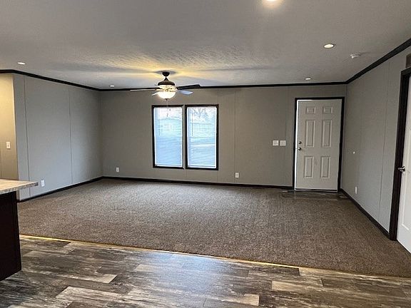 4th image of 28939 Mapleleaf Dr #136