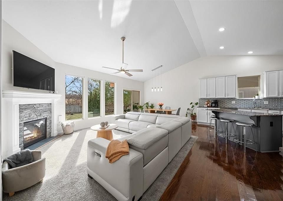 1st image of 9047 Meadow View Dr