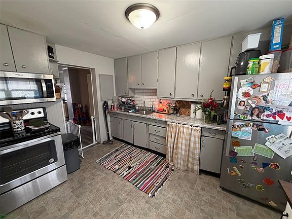 5th image of 2423 6th Street