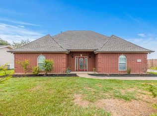 2721 Edgewood Ln, Lake Charles, LA 70605